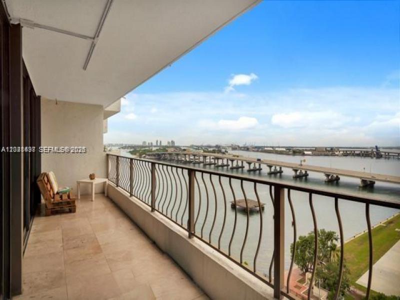 The Venetia Apt #16H