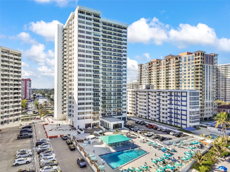 Condo for sale at Parker Tower 208
