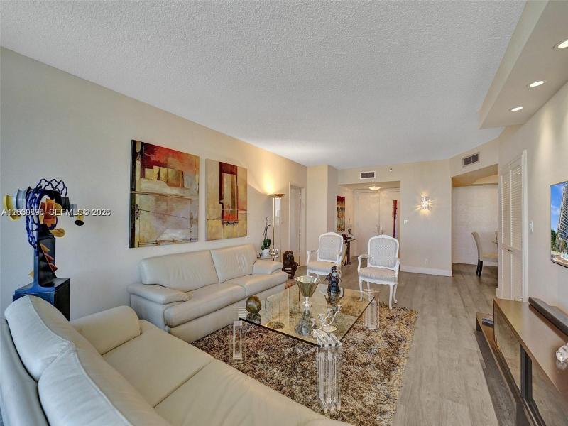 Comprar apartamento en Hamptons West 1609