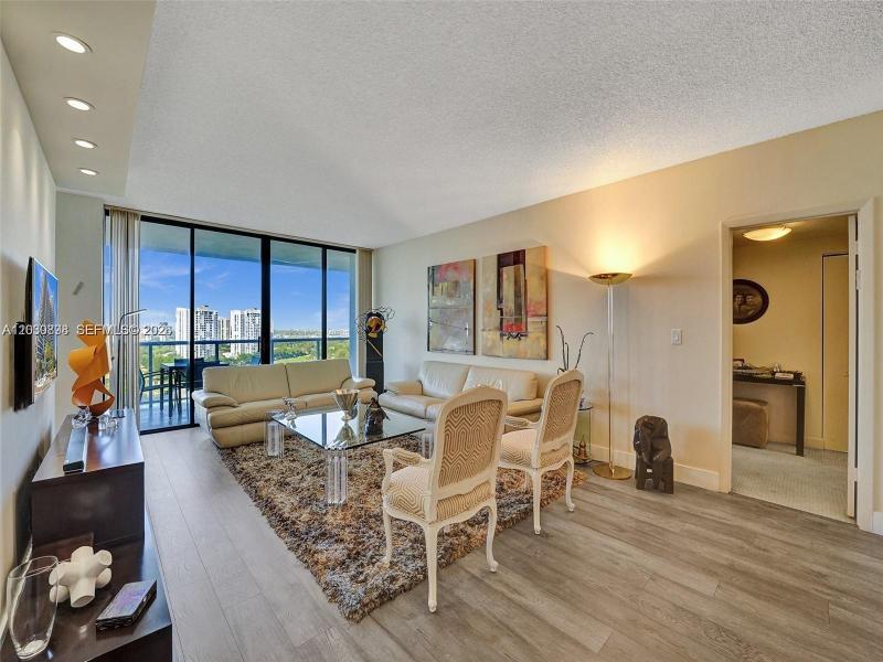 Comprar apartamento en Hamptons West 1609