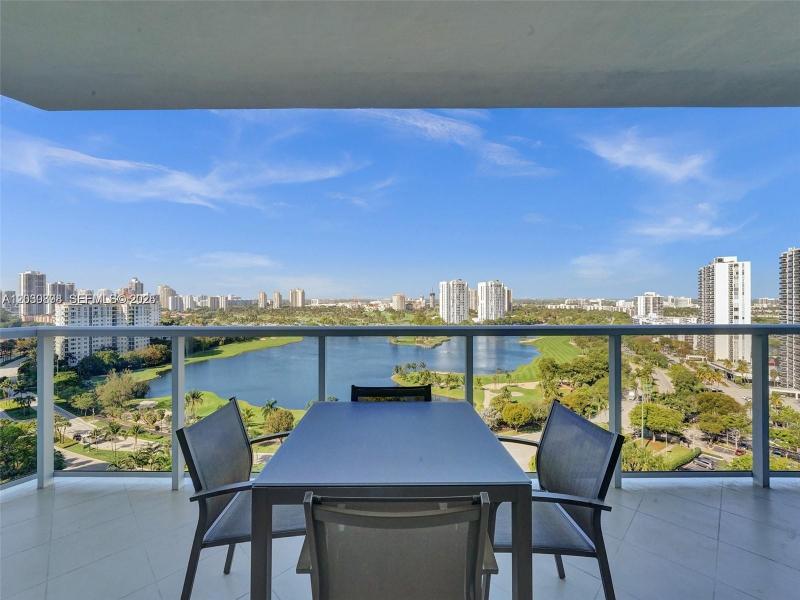 Comprar apartamento en Hamptons West 1609