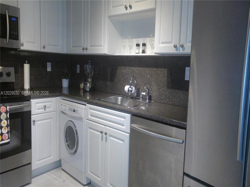 Condo for sale at The Wave Condo L04