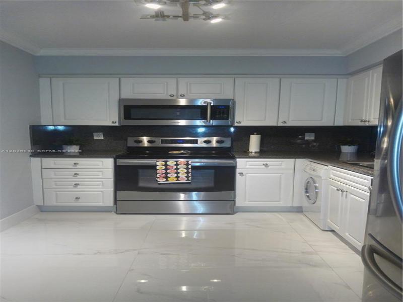 Condo for sale at The Wave Condo L04