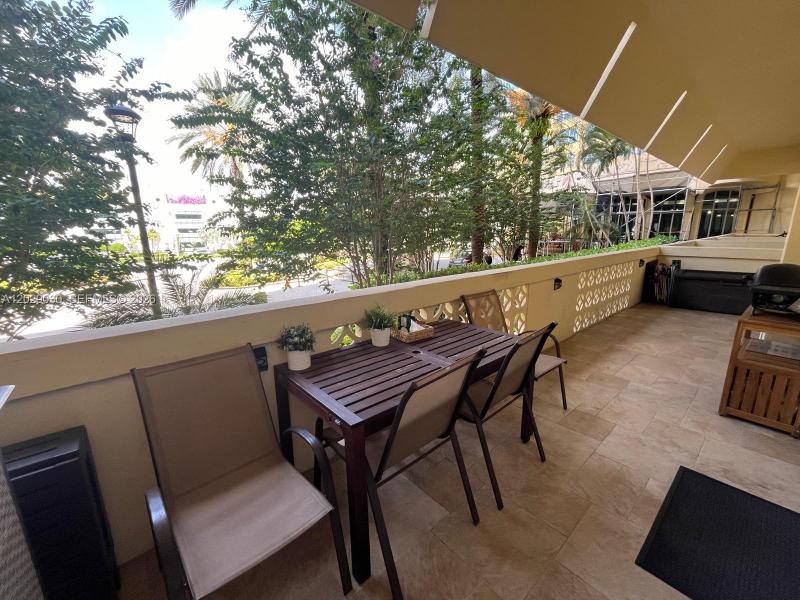 Condo for sale at The Wave Condo L04