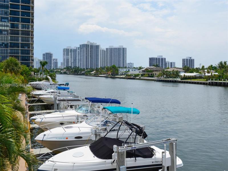 Condo for sale at The Hemispheres 4G