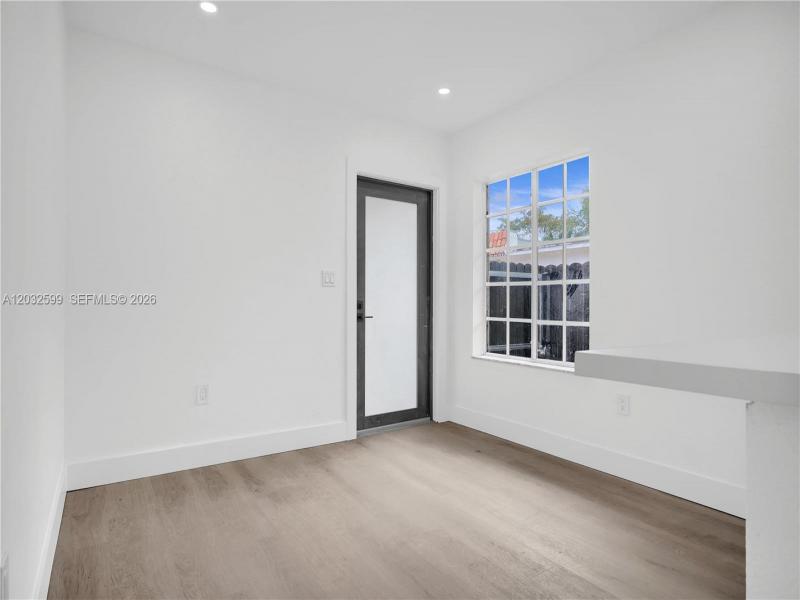 Property photo # 9
