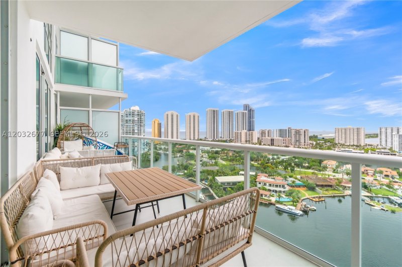 Condo for sale at 400 Sunny Isles 1917