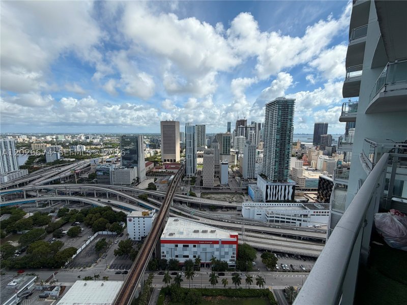 Apartment for rent at The Ivy 4006