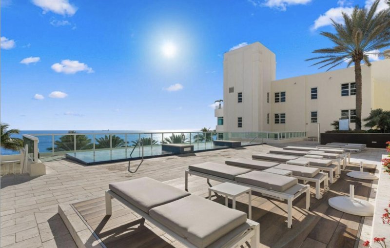 Condo for sale at Las Olas Beach Club 1706