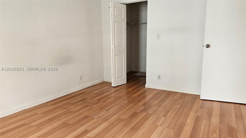 Apartment for rent at Plaza of the Americas 217