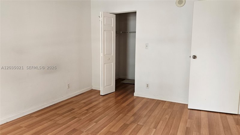 Apartment for rent at Plaza of the Americas 217