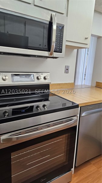 Apartment for rent at Plaza of the Americas 217