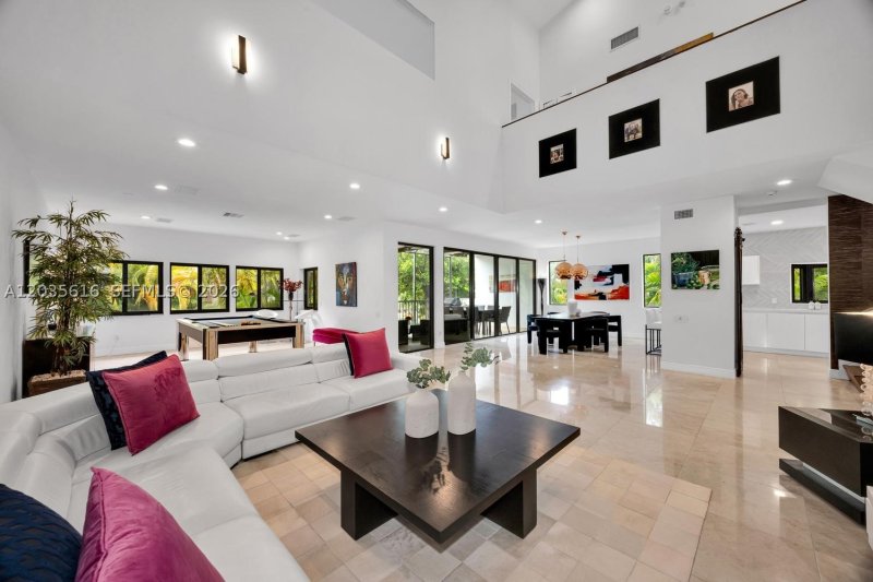 L Hermitage Coconut Grove Apt #65