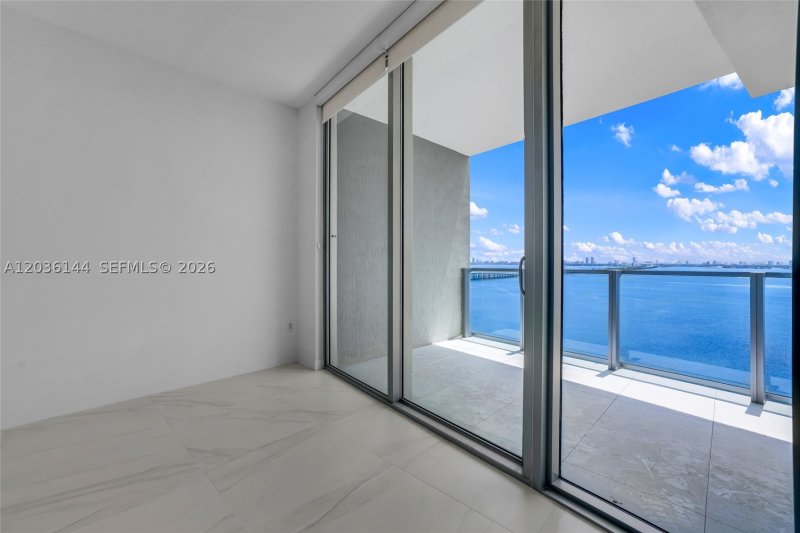 Apartment for rent at Biscayne Beach 1806