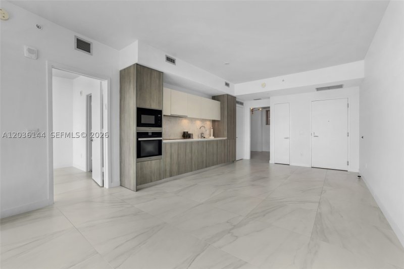 Apartment for rent at Biscayne Beach 1806