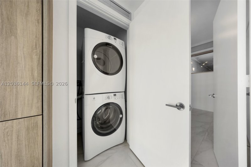 Apartment for rent at Biscayne Beach 1806