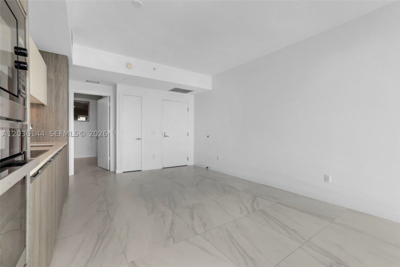 Apartment for rent at Biscayne Beach 1806