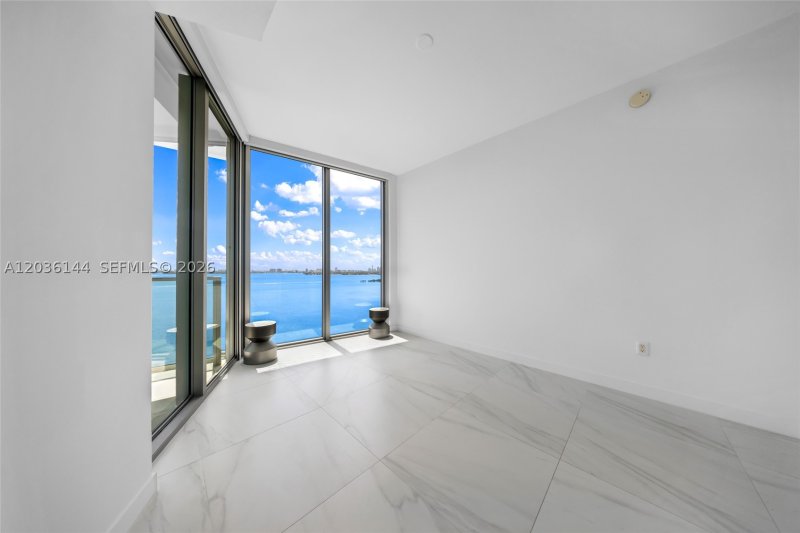 Apartment for rent at Biscayne Beach 1806