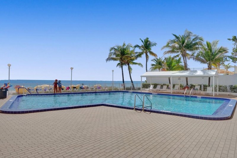 Condo for sale at Ocean Summit 310