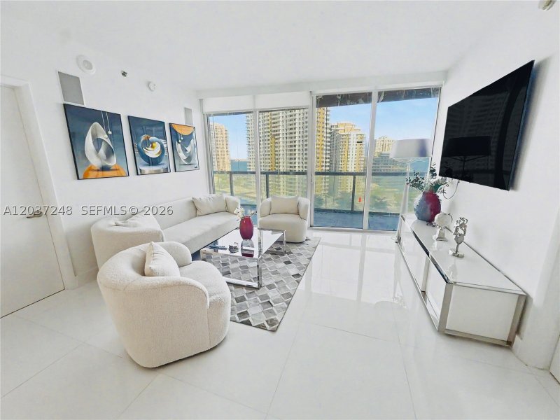 Aluguel de apartamento no Courts Brickell Key 1605