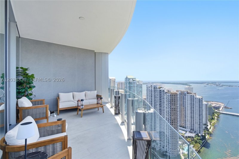 Aluguel de apartamento no Aston Martin Residences 4007W