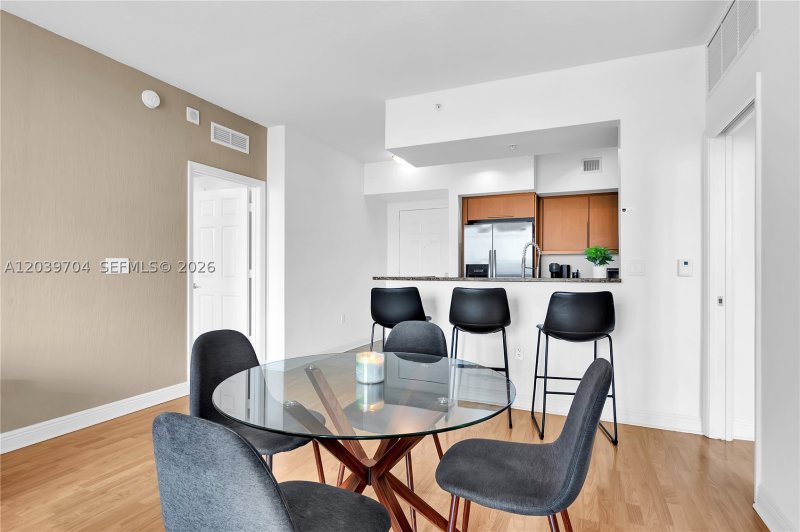 Apartment for rent at Puerta De Palmas 910