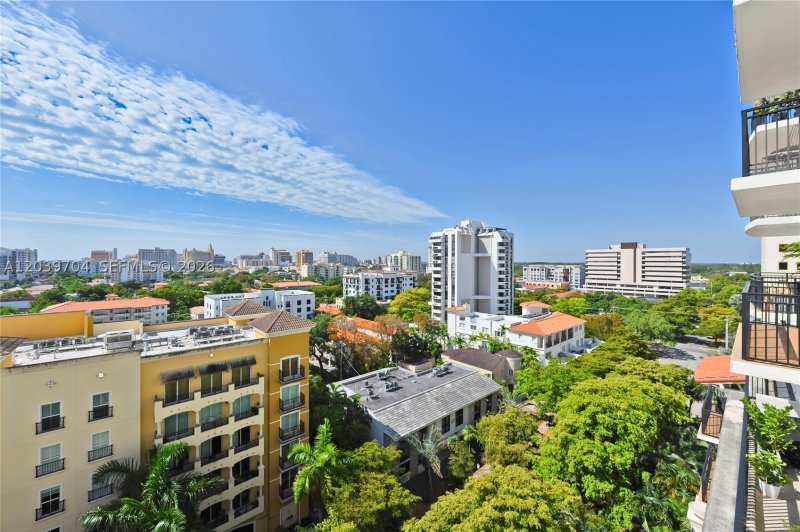 Apartment for rent at Puerta De Palmas 910
