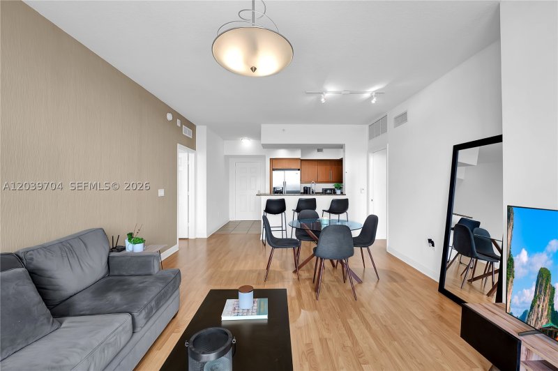 Apartment for rent at Puerta De Palmas 910