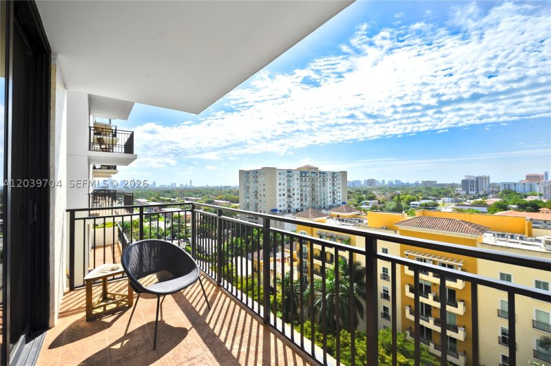 Apartment for rent at Puerta De Palmas 910