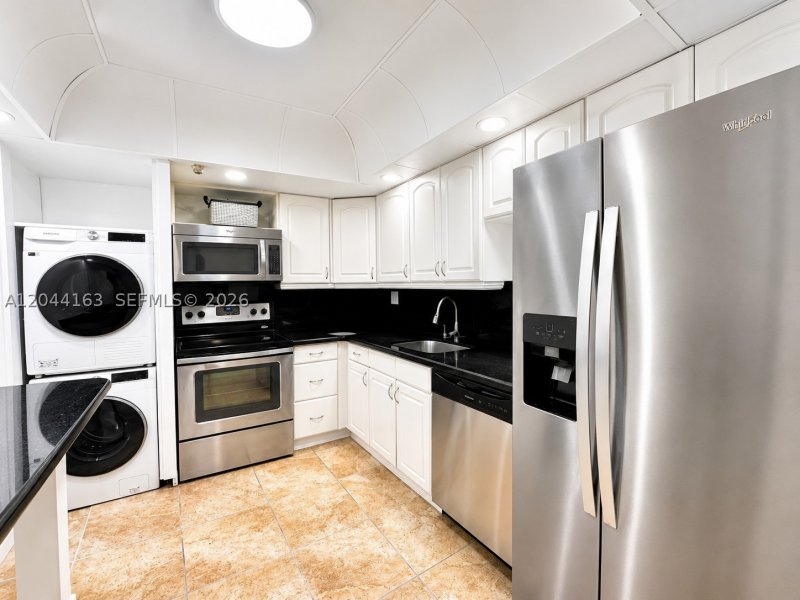 Apartment for rent at Winston Towers 1207
