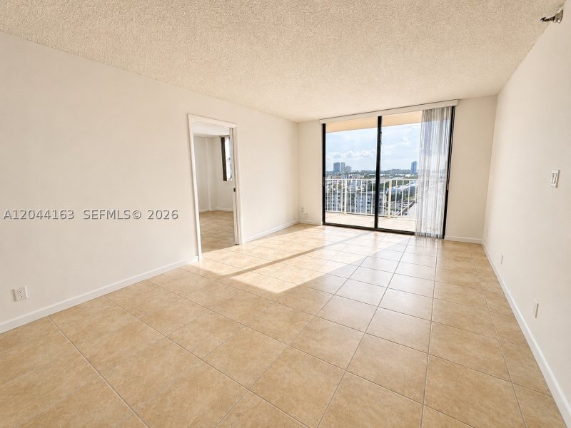 Apartment for rent at Winston Towers 1207