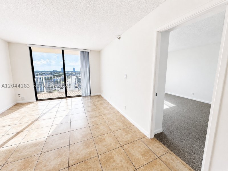 Apartment for rent at Winston Towers 1207