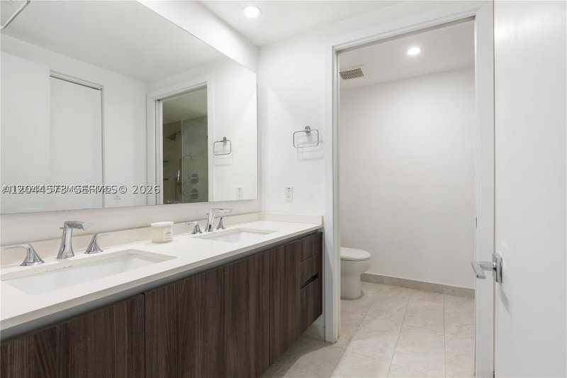 Apartment for rent at Aria on The Bay 2802