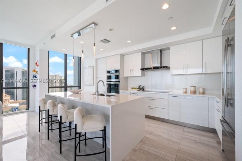 Condo for sale at 100 Las Olas 3201