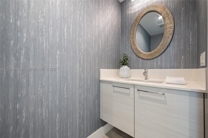 Condo for sale at 100 Las Olas 3201
