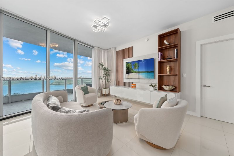Comprar apartamento no 900 Biscayne 2506