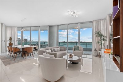 900 Biscayne Apt #2506