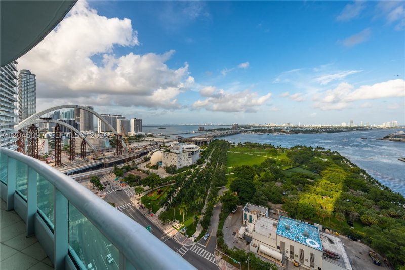 Comprar apartamento no 900 Biscayne 2506
