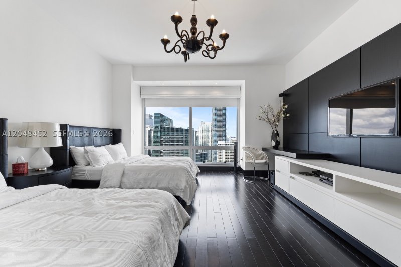 Condo for sale at Four Seasons Millenium Tower I 42E