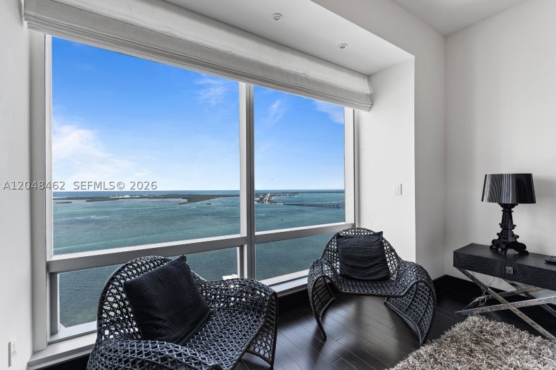 Condo for sale at Four Seasons Millenium Tower I 42E
