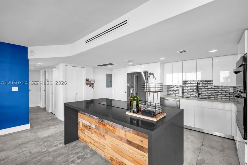 Apartment for rent at Burleigh House 736