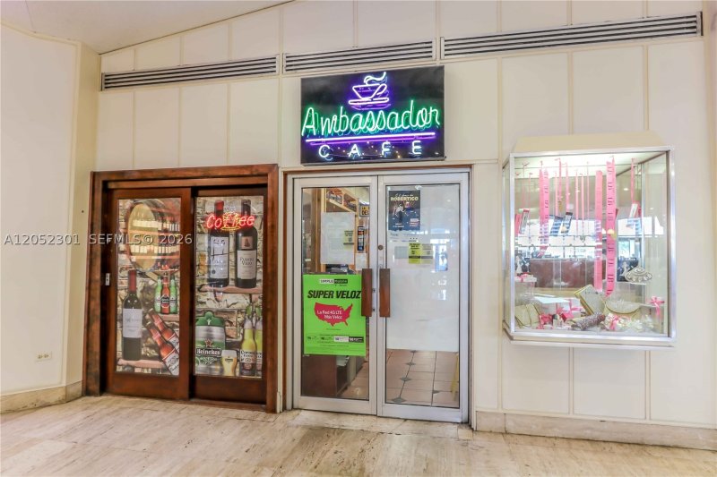 Comprar apartamento no Four Ambassadors 1265
