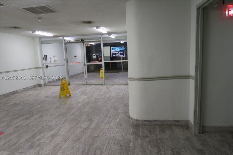 Comprar apartamento no Four Ambassadors 1265