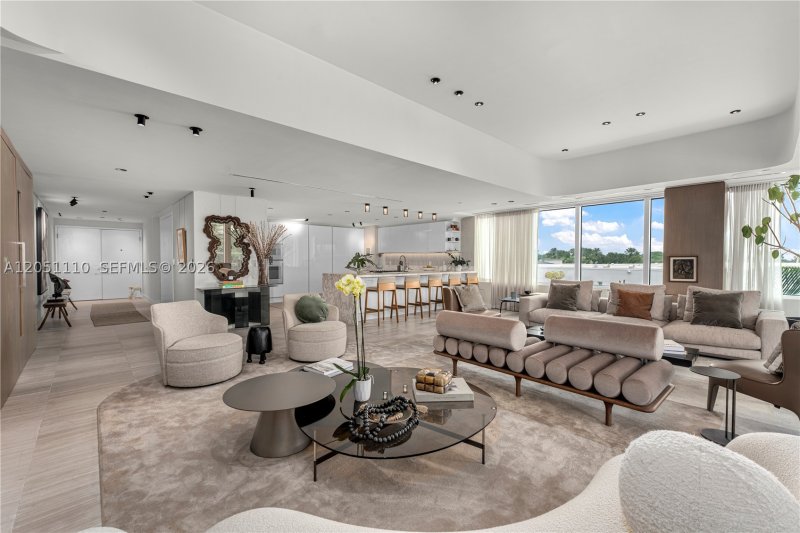 Ritz-Carlton Residences Miami Beach Apt #421