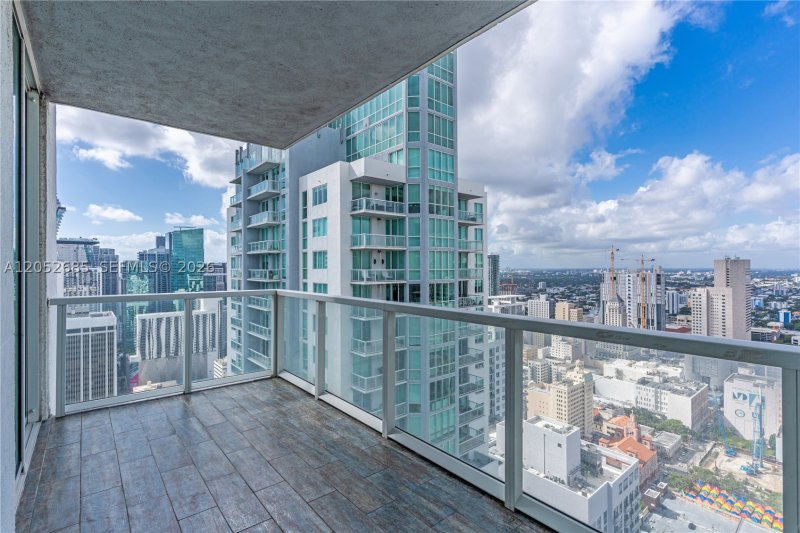 Apartment for rent at Vizcayne Everglades On The Bay 4708