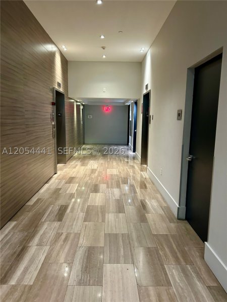 Comprar apartamento no Le Parc at Brickell 812