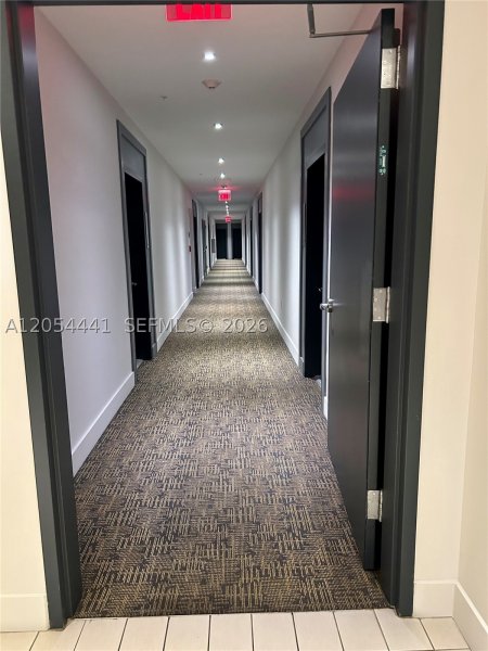 Comprar apartamento no Le Parc at Brickell 812