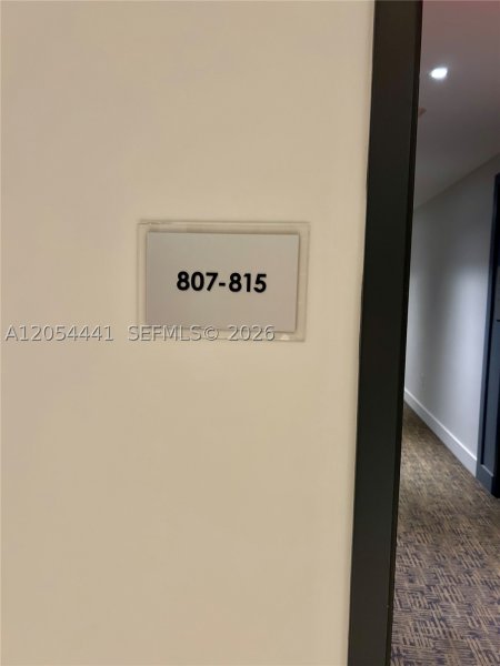 Comprar apartamento no Le Parc at Brickell 812