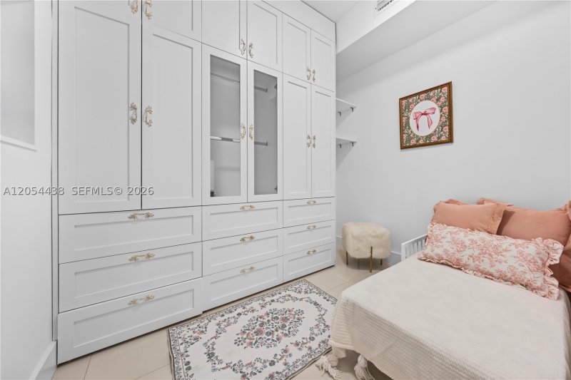 Apartment for rent at Infinity on Brickell 2422