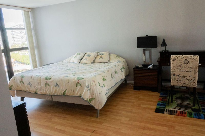 Comprar apartamento en 200 Leslie 819